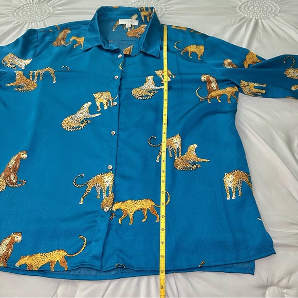 Umgee Blue Button Down Long Sleeve Leopard Novelty Print Blouse Top Size XL - Picture 11 of 16